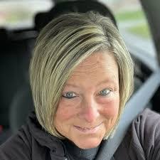 Michele Heckel's Instagram, Twitter & Facebook