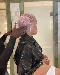 Eve is rockin’ a new hairstyle and all I gotta say is SHEEEEESHH!!  🔥🔥🔥🔥🔥🔥