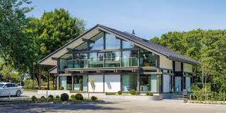 With a market price of about 2.5 million, the value of this luxury home is supported by its superior comforts and excellent design.the huf haus is inspired by the old german timber frame houses, which were built to last for centuries and remained as a family legacy, generation after generation. Huf Haus Luxuriose Fachwerk Fertighauser Bau Welt De