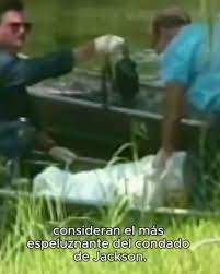 Cuando cruzas la línea, tienes que pagar por ello». En agosto de 1996, Brook  Weber tenía tan solo 18 años cuando ella y su novio Jeffrey Wolfe acabaron  en la casa más