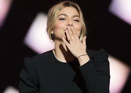 Paul arnaud pour m le magazine du monde. Louane En Joie