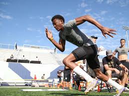 Devonta smith discusses reunion with former college qb jalen hurts. 4 Star Wr Devonta Smith Commits To Alabama Over Lsu And Miami Sbnation Com