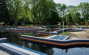 Csongrád megye az ország legalacsonyabb területe, teljes egészében síkság. Harom Medencevel Es Csuszdaval Nyit A Csongradi Furdo Termal Online