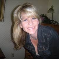 Lisa Lenhart's Instagram, Twitter & Facebook