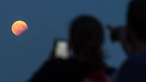 Ce qui porte à 13 le nombre de pleine lune en 2018. Une Rare Super Lune Bleue De Sang Le 31 Janvier L Express