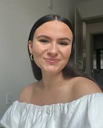 Ariel Brady's Instagram, Twitter & Facebook