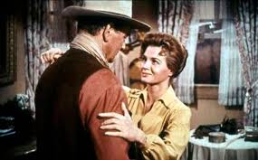 She began her acting career on television, appearing in many anthology series during 1950s, before landing her breakthrough role in the 1959 western film rio bravo, for which she received. Bild Zu Angie Dickinson Rio Bravo Bild Angie Dickinson Howard Hawks John Wayne Filmstarts De