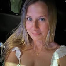 Kristi Noem protest: 747 E 22nd st in Lombard, IL now Pass it along