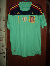 Follow the spanish national team at the world cup finals in the latest replica kits from adidas. Spain Goalkeeper Football Shirt 2010 2011