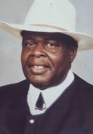 Gloria Vickers's Instagram, Twitter & Facebook