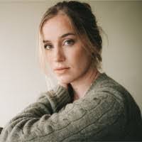 Amelia Singer's Instagram, Twitter & Facebook