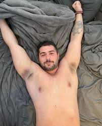 Nudes do digital Influencer Bruno Baba pelado mostrando quase tudo - Os  Famosos Nus