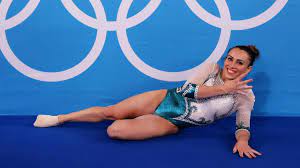Italian gymnast 2006 world champion olimpics: Tokyo 2020 Vanessa Ferrari Sogna Meglio Di Biles Nel Corpo Libero