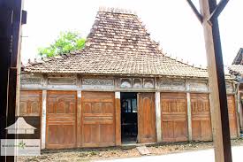 Satu hal yang membuat rumah gaya ini masih banyak disukai sampai hari ini yaitu sirkulasi udara rumah joglo. Jual Rumah Joglo Bekas