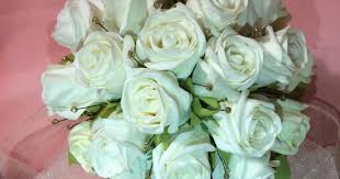 как сделать розу из атласной ленты для свадебного букета Budem Delat Rozy Iz Foamirana Roza Otlichaetsya Millionom Raznoobraznyh Vidov V Etot Raz Sdelaem Zakrytye Polubokalovidnye Rozo Cvety Svoimi Rukami Rozy Cvety