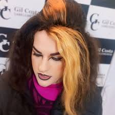 Photo by Gil Costa (@gilcostacabeleireiros) · December 6, 2025