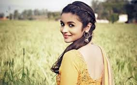 2 lakh), she meets humpty sharma, a carefree delhiite, and falls in love with him. Movie Humpty Sharma Ki Dulhania Bollywood Girl Alia Bhatt Woman Hd Wallpaper Background Paper Print Movies Posters In India Buy Art Film Design Movie Music Nature And Educational Paintings Wallpapers At