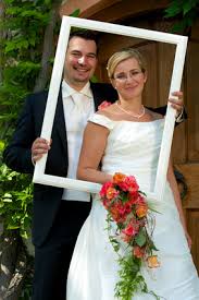 Erstens ist man für ein spiel nie zu alt und zweitens ist man nach nur 10 ehejahren sowieso noch. Spiele Zur Hochzeit Kostenlos Hochzeitspiele Ideen Fur Brautpaar Gaste