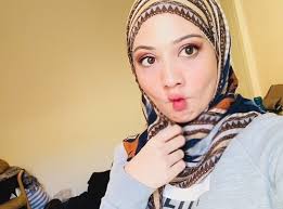 Menurut fathia, atau nama sebenarnya nur fathia latif, mahathir yang dahulunya merupakan pemimpin negara harus disanjung dek kerana jasanya yang menggunung terhadap masyarakat. Https Beautifulnara Com Rozita Che Wan Bakal Bergelar Penyanyi 2018 01 22t08 34 20z Https Upload Beautifulnara Com Wp Content Uploads 2018 01 10201413 Che Ta Jpg Che Ta Https Beautifulnara Com Tiada Baby Shower Hanya Majlis Doa Selamat