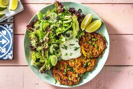 Zucchini Cheddar Puffer Rezept Hellofresh Rezept Dill Dip Einfache Gerichte Schnell Kochen