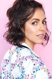 Kathryn Feeney's Instagram, Twitter & Facebook