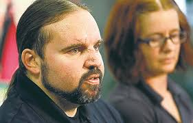 Father of victim in plane crash files second suit