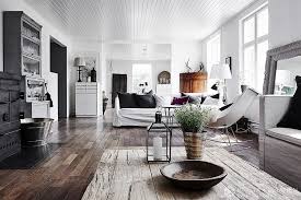 Scandinavians are inspired by light, having an abundance of it in summer but so little of it in winter, and house designs tend to maximize the amount of natural light that. Interior Koulusta Tuli Koti Interior Home Home And Living