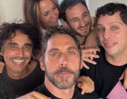 El cambio radical de David Castillo: el niño que daba vida a Jonathan en  'Aída' ahora es poeta