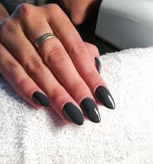 The 10 Best Dip Powder Nail Kits Of 2021 Dip powder falls into that middle ground between gel and acrylic.