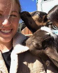 Elaine Unzicker's Instagram, Twitter & Facebook