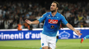 Gonzalo higuain war von den anderen spielern kaum zu beruhigen. Bayern Munchens Robert Lewandowski Uber Geruchte Zu Gonzalo Higuain Kein Problem Eurosport