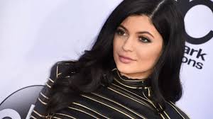 Quer ter os lábios de Kylie Jenner? Siga estas dicas