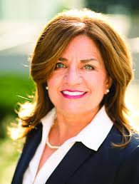 Debra Crane's Instagram, Twitter & Facebook