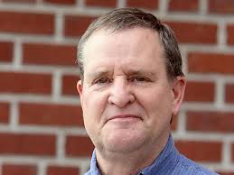 Council offers city manager job to John Akers