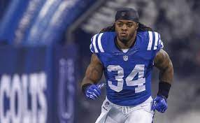 Trent richardson (born july 10, 1991) is an american football running back for the nfl's indianapolis colts. Chuck Pagano Says Trent Richardson Deactivated For Special Teams Reasons Profootballtalk