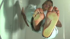 Glass Floor Vision - Elaine ❤️ Giantess.Porn