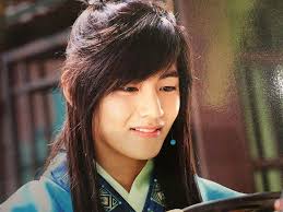 Kim taehyung or v of bts plays the role of hansung, the lovable and innocent one of the group. Bts S V Relive His Appearance In The Korean Drama Hwarang Film Daily