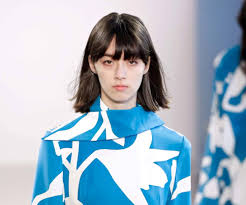If a man's hair reaches the chin, it may not be considered short. Black Hair With Bangs 10 Gorgeous Ways To Wear This Look