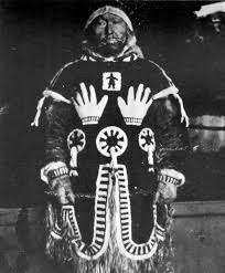 Bernard Saladin D Anglure Ijiqqat Voyage Au Pays De L Invisible Inuit Native North America Inuit Native American Pictures