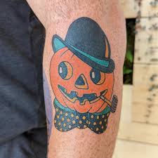 Angie - Classic Beistle style pumpkin for Jeff! Thank you! #halloween  #halloweentattoo #tattooed #tattoo #tattoos #ladytattooers #stltattoo  #stltatooartist #pastydevil #pasteldevilstudio #colortattoo #popculture  #popculturetattoo #spookyseason ...