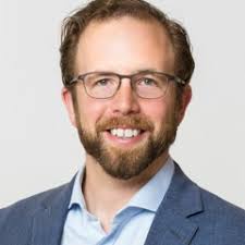 Stream episode Customer Centricity: Leslie Witt by IDEO U podcast