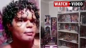 Inside Terence Darrell Kelly's house of dolls (9 News)