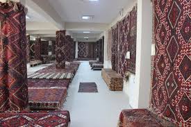 Yüzyıl sonlarına doğru bu kilimler avurpa evlerine. Kentin Kulturunu Yasatiyor Sanat Eserleri Uretiyorlar