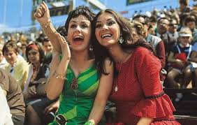 She is a female celebrity. Sztarom A Parom Avagy Futballistafelesegek A Nepstadionban Fourfourtwo Hu