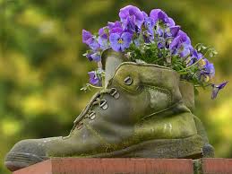 A memorial garden can as simple as a single tree, or as elaborate as beds of perennial and annual flowers, shrubs, and ornamental grasses. Seven Lovely Memory Garden Ideas Funeral Guide