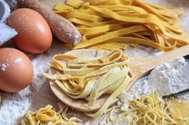 Tagliatelle all'uovo fatte in casa (ricetta base) scritto il 18 maggio 2020 19 maggio 2020. Pasta Fresca All Uovo Tagliatelle Fatte In Casa Ricetta Facile Fatto In Casa Da Benedetta Ideias Para Cozinha Receitas Gastronomia Italiana