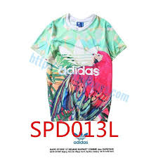 Performance artist milo moire performs 'plop egg' at art cologne 2014. Conseiller Cinema Kent Bape T Shirt Aliexpress Location Corse Calvi Com