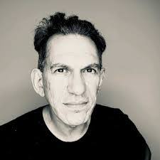 Robert Oeser's Instagram, Twitter & Facebook