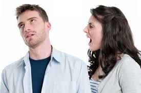 Cómo tolerar a gente que te cae mal - Amparo Calandín Psicólogos