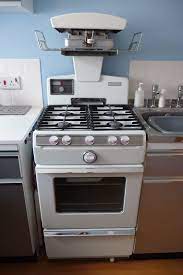 Eye Level Grill Glass Oven Door All Mod Cons No Extractor Yet Though Childhood Memories 70s Childhood Memories Retro Modern